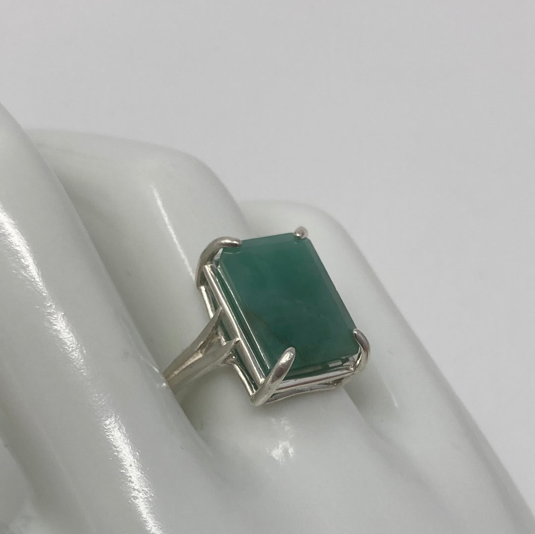 Genuine 14mm by 10 mm Exquisite Emerald Ring