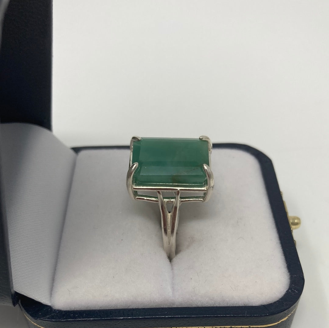 Genuine 14mm by 10 mm Exquisite Emerald Ring